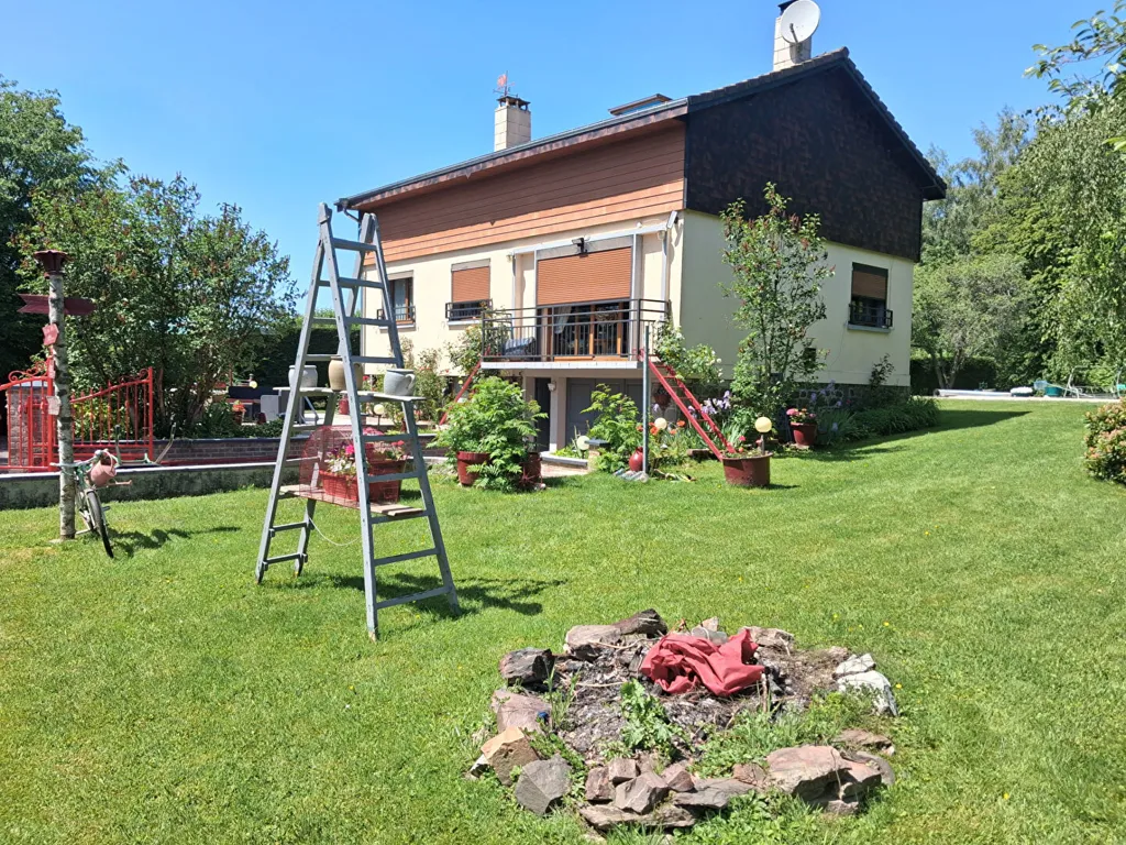 Garden - Stone House with Pool in Gespunsart