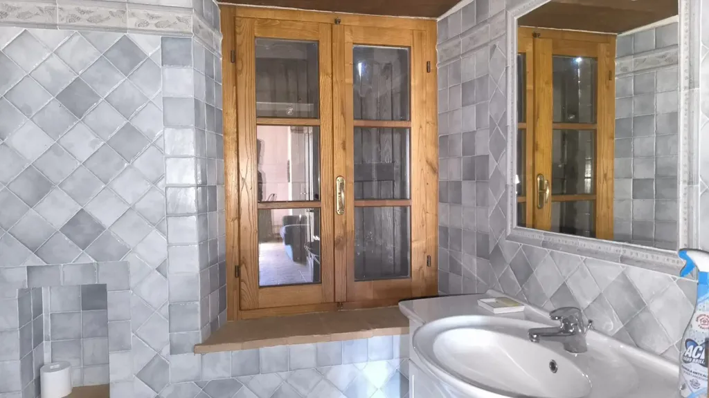 Baños - Rustic Apartment with Private Garden in Monticiano