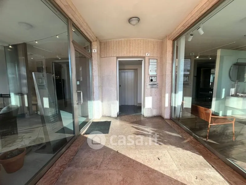 Entrée - Trilocale with Balcony in Central Legnago