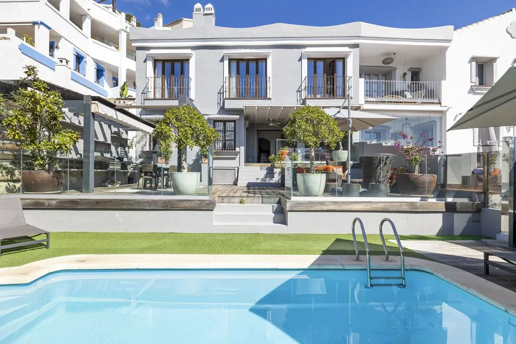 Piscine - Luxury Townhouse with Pool in Benahavís