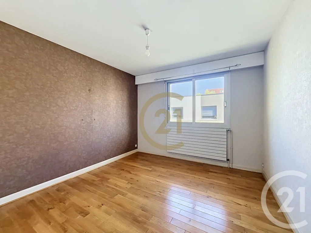 Rooms - Spacious House with Garden near Offemont