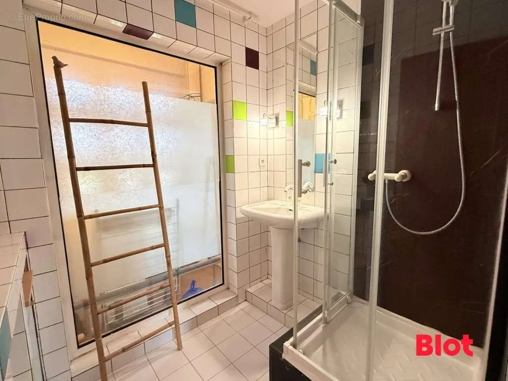 Bagni - T4 Apartment with East/West Orientation in Rennes