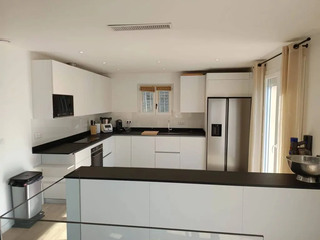 Cucina - Luxury Villa with Pool in Nice Ouest