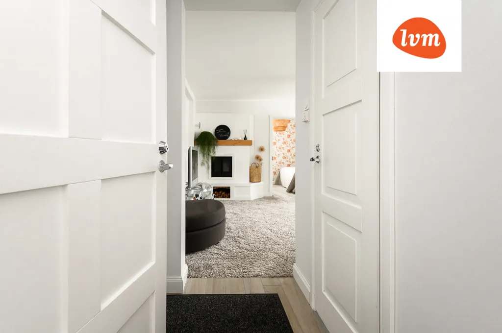 hallway_entrance