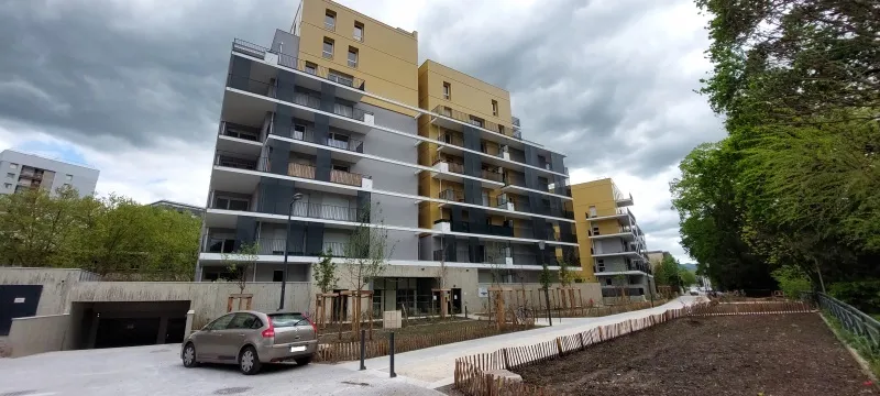 Extérieur - Appartement T3 avec Terrasse et Vue Montagne à St-Genis-Laval