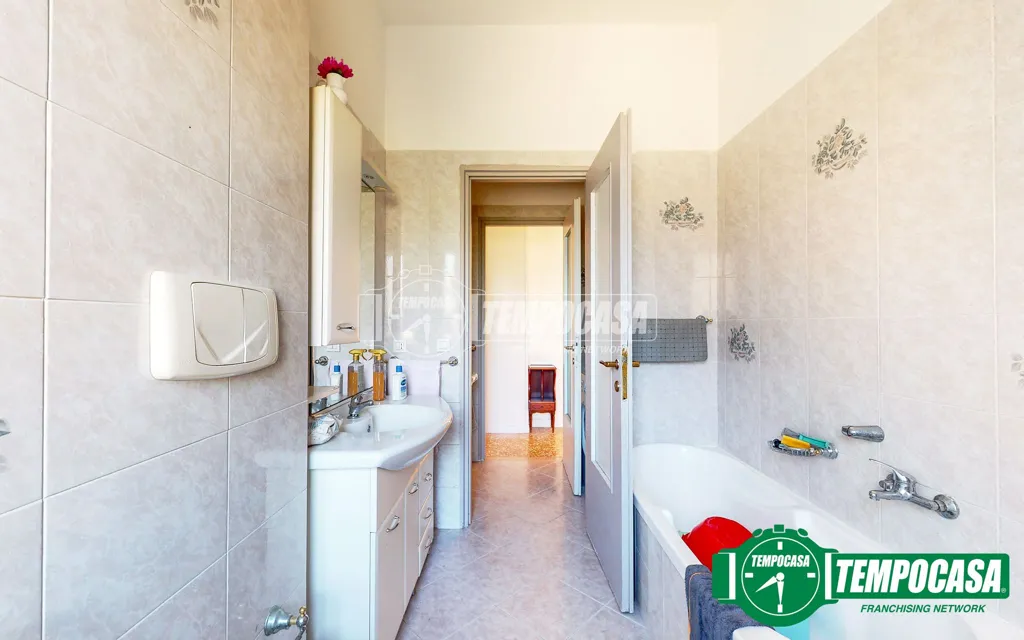 Salles de bain - Spacious Apartment with Balcony in Valenza