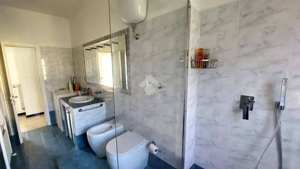 Salles de bain - Apartment with Balconies near Piazza del Popolo, Latina