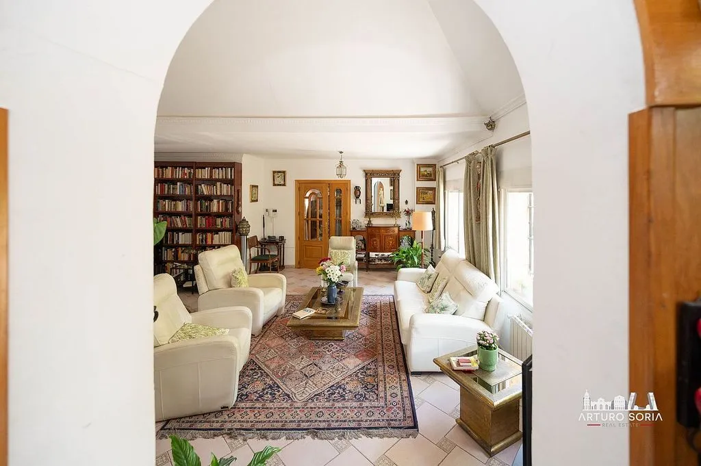 Elutuba - Detached House with Development Potential in Arturo Soria