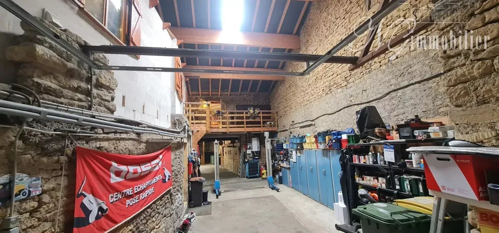 Garage - Maison Neufchef avec Piscine Intérieure