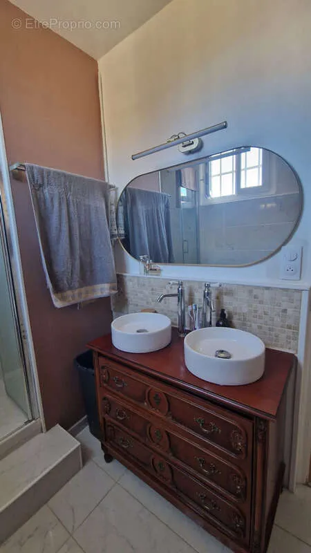 Salles de bain - Appartement Atypique avec Balcon à La Seyne-sur-Mer