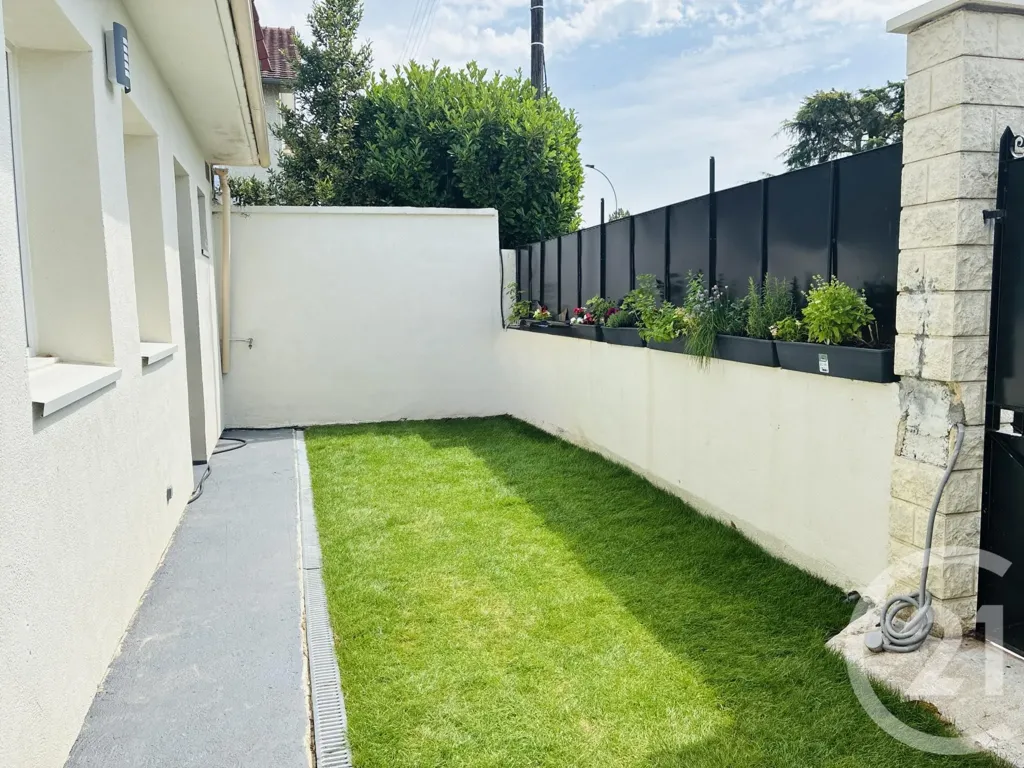 Jardin - Pavillon Rénové avec Jardin à Ormesson-sur-Marne