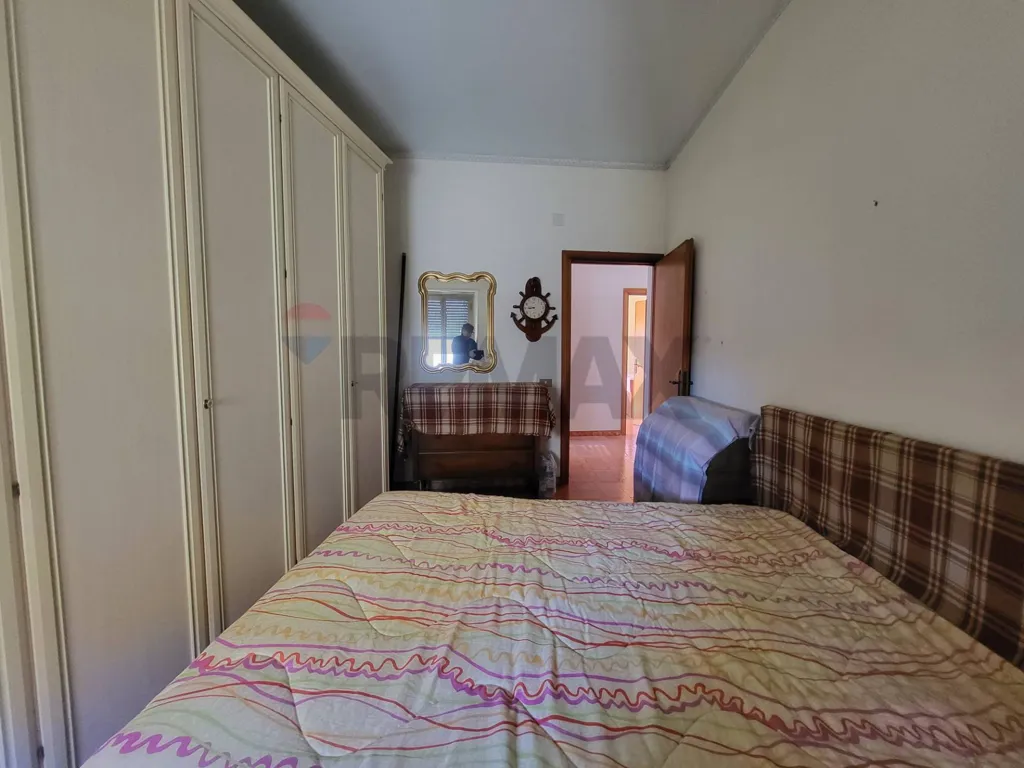 Magamistoad - Second Floor Flat with Balcony in Anzio Centre