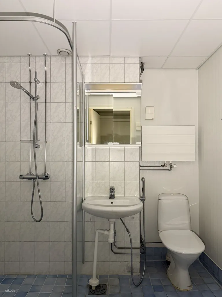 Salles de bain - Spacious Studio with Balcony in Lahti