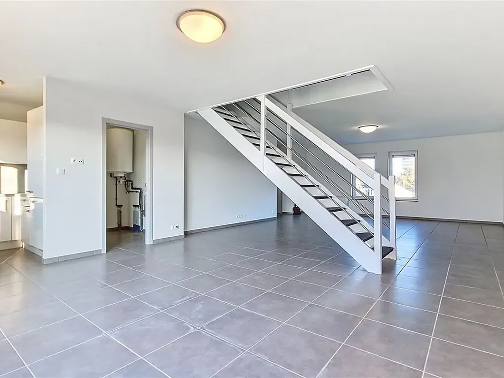 Séjour - Duplex 3 Chambres avec Balcon à Mons
