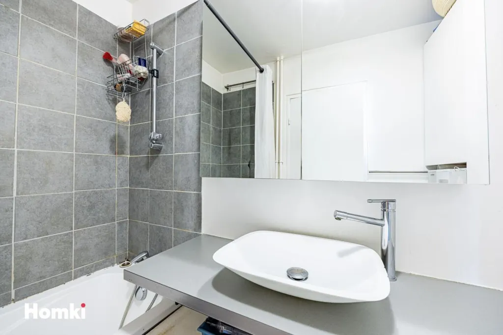 Salles de bain - Appartement T2 avec Balcon à Paris 75018