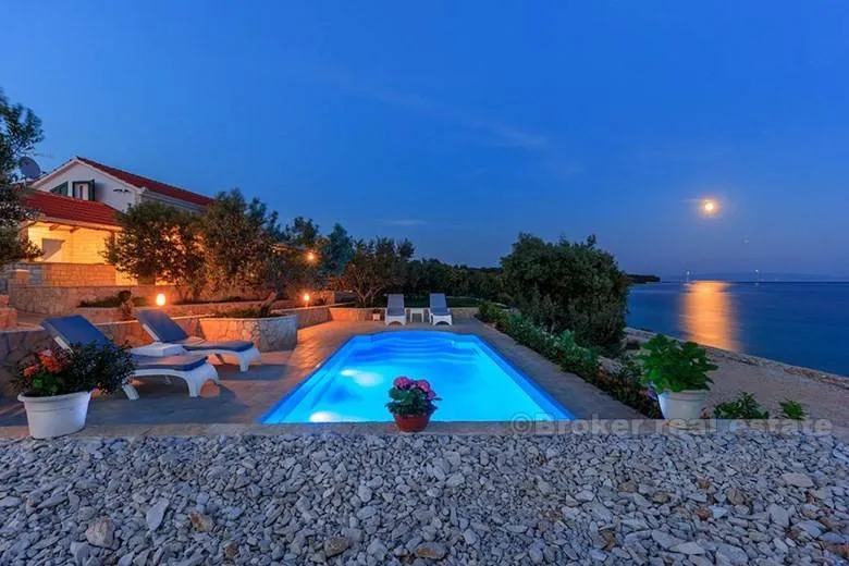 Piscina - Contemporary Villa with Pool in Trogir
