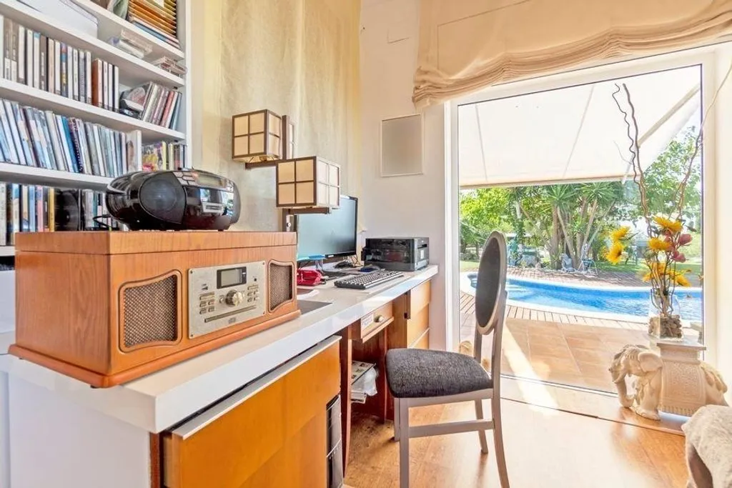 Kabinet - Detached House with Pool in Plana Novella