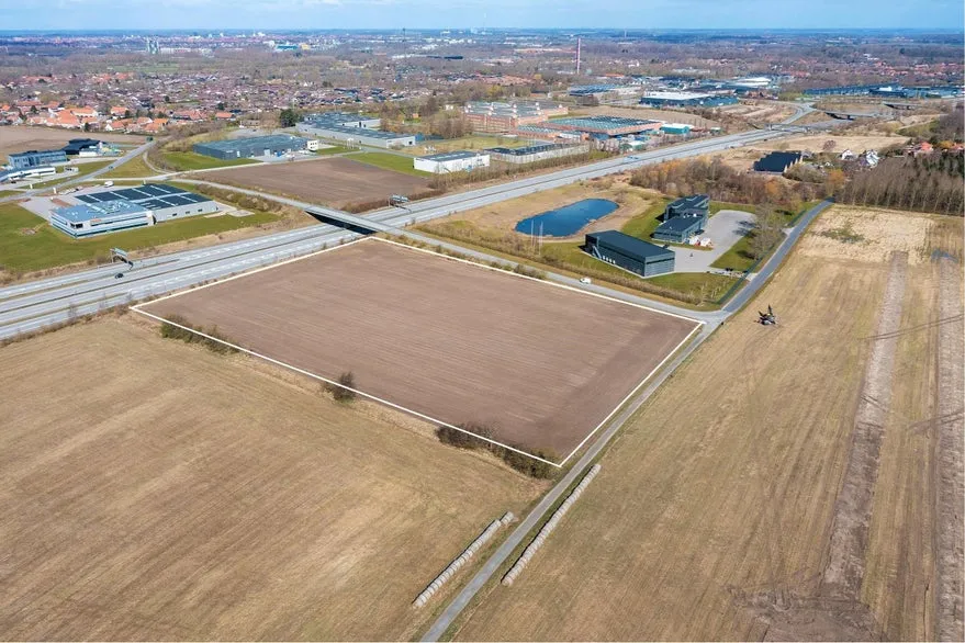 Vue aérienne - Commercial Plot with High Visibility in Svendborg