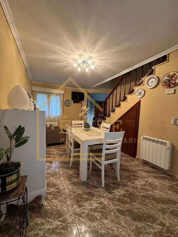 Sala da pranzo - Chalet with Terrace in Baltezana, Castro Urdiales