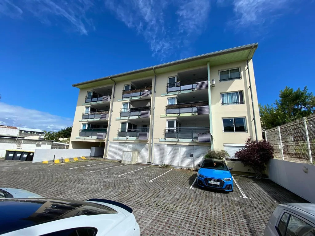 Välivaade - 2-Bedroom Flat with Private Parking in Saint-Joseph
