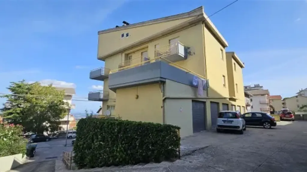 Extérieur - Spacious Apartment with Balcony in Atessa