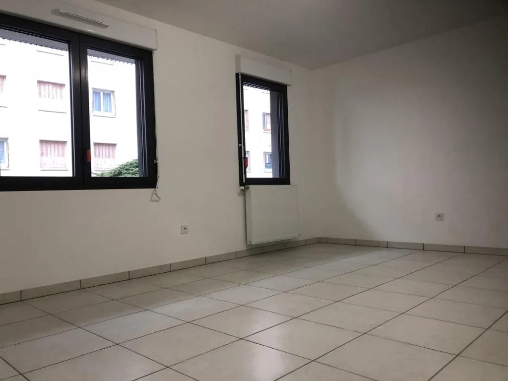 Toad - T2 Apartment with Garage in Chamalières