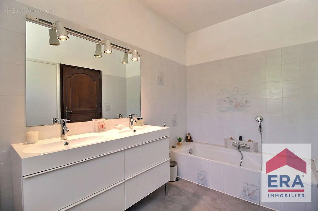 Vannitoad - House with Pool in Carpentras