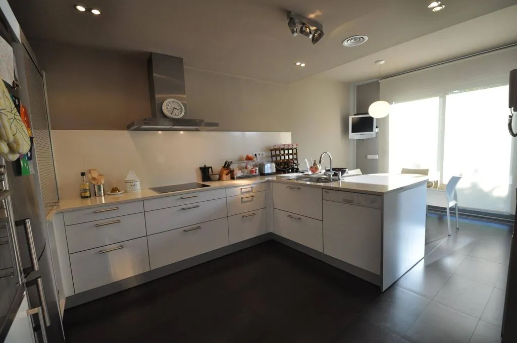 Cuisine - Luxury Villa with Sea View in Lloret de Mar
