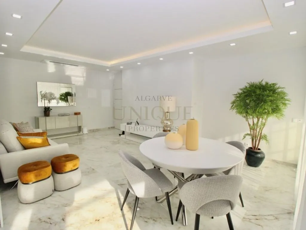 Söögituba - Luxury Flat with Rooftop Pool in Lagos