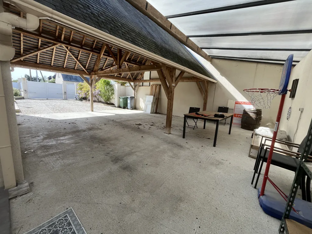 Garage - Maison Moderne avec Terrasse à Fondettes