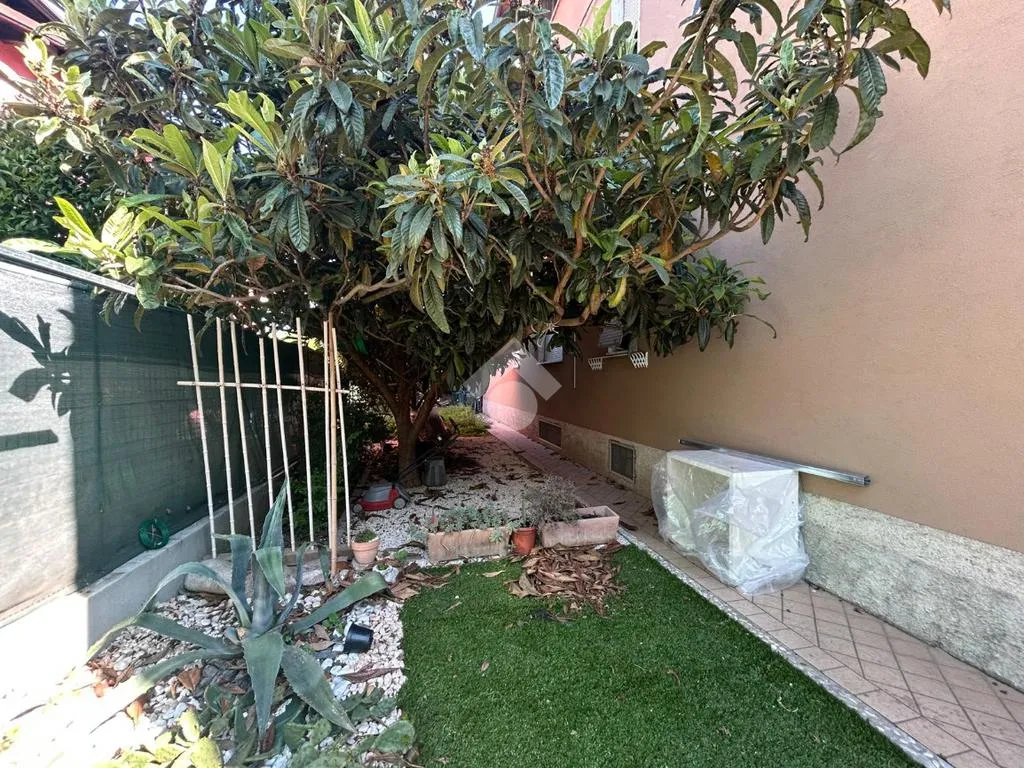 Aed - 3-Room Apartment with Balcony in Brescia