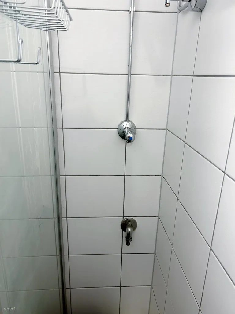 Bagni - Modern Studio with Balcony in Puotila, Helsinki