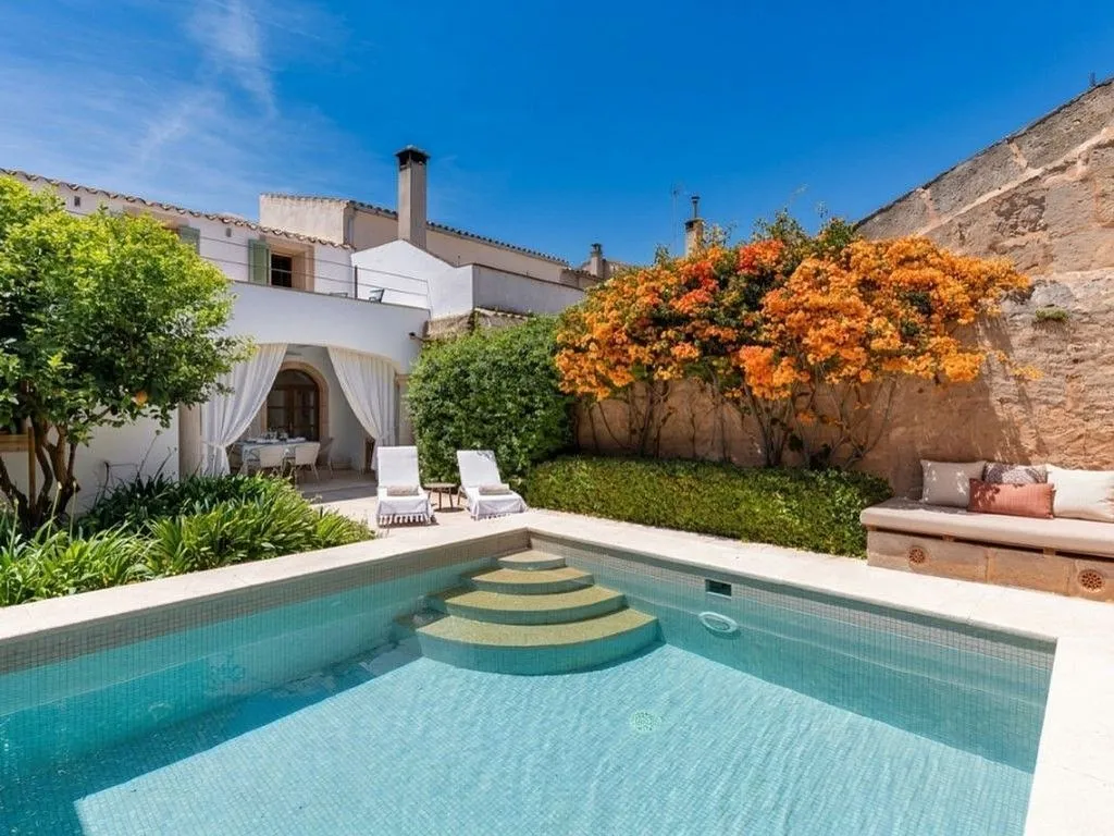 Bassein - Charming Chalet with Pool in Campos