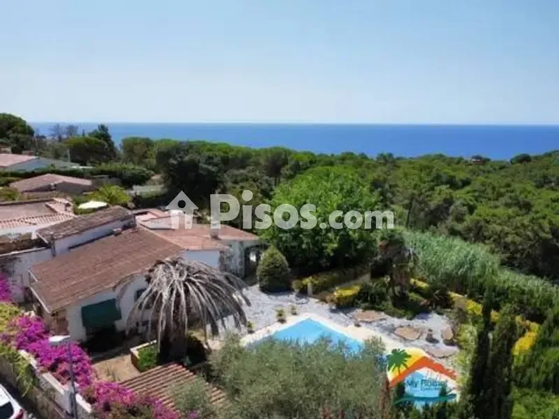 Vue aérienne - Chalet with Pool and Solar Panels in Cala Canyelles