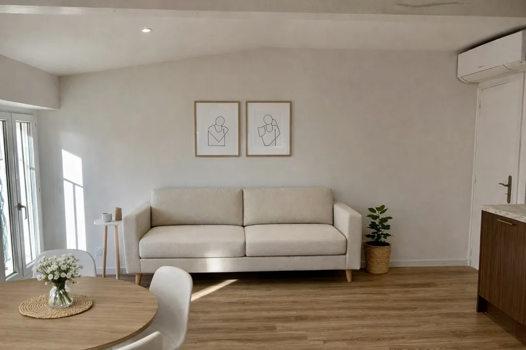Soggiorno - Renovated 3-Piece with Sea View in Cannes Centre