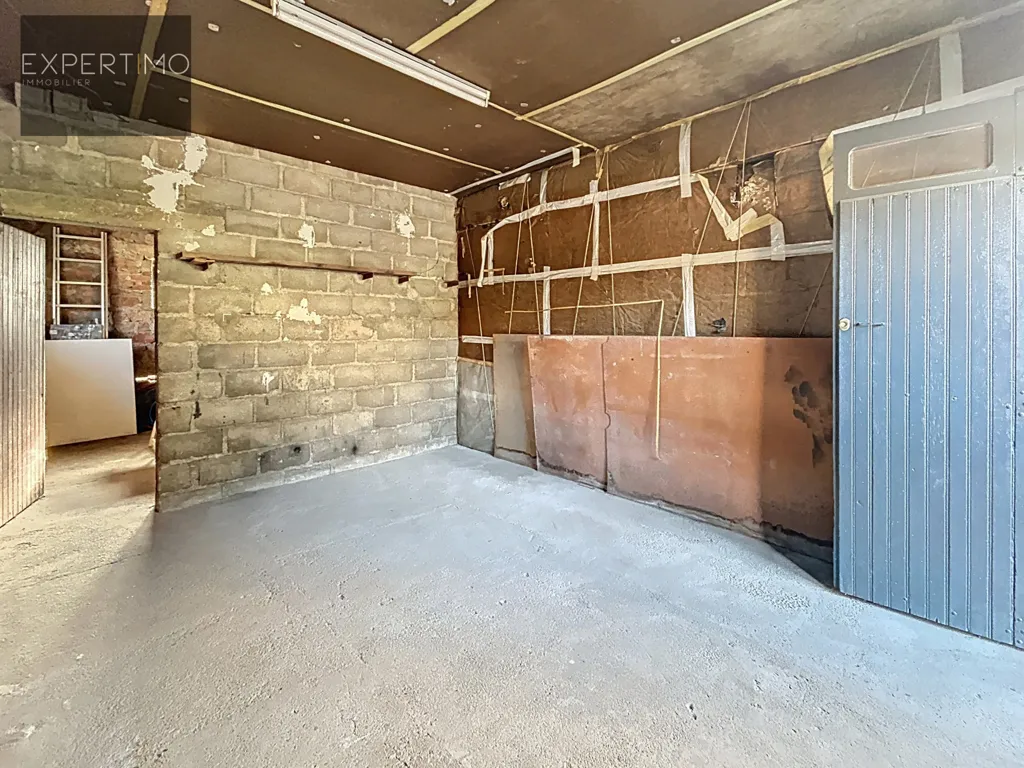 Garage - Maison avec Garage et Stationnements à Vivier-Pont