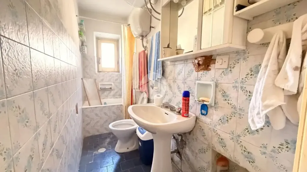 Salles de bain - Independent House with Multiple Levels in Ovindoli