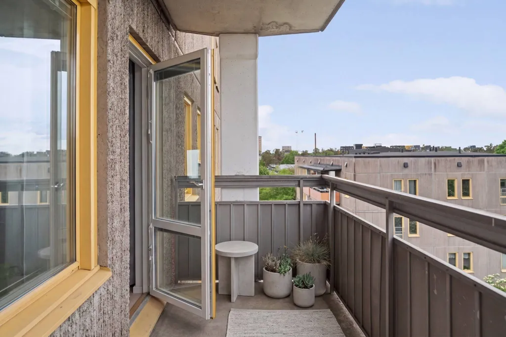 Rõdu - Renovated 1.5-Bedroom Flat with Balcony in Orminge