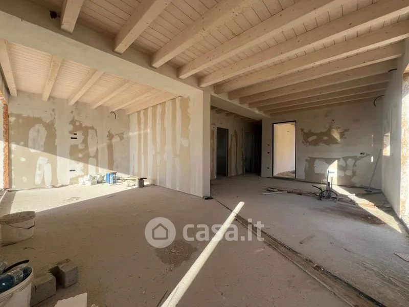 Pièces - Semi-Finished Villa with Private Garden in Sarego