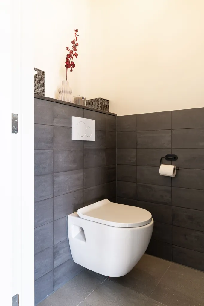 Salles de bain - Maison 8 pièces à Grevenbicht