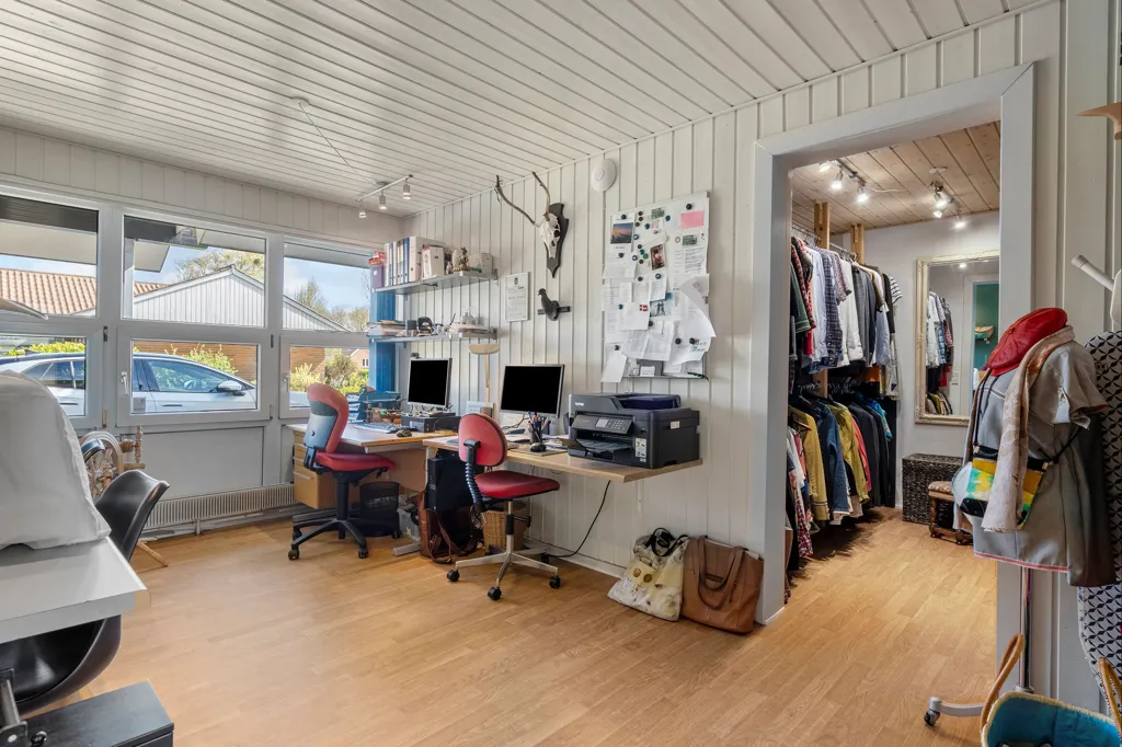 Office - Detached Villa with Garden in Ringkøbing