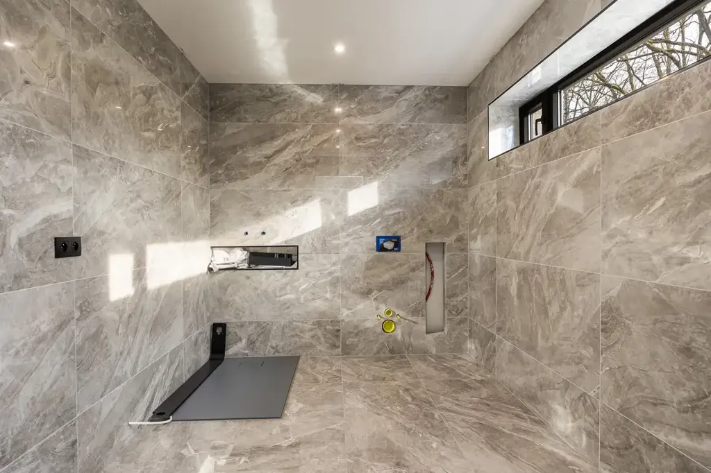 Salles de bain - Villa Moderne à Personnaliser avec Vue sur Jardin à Proximité de la Nature