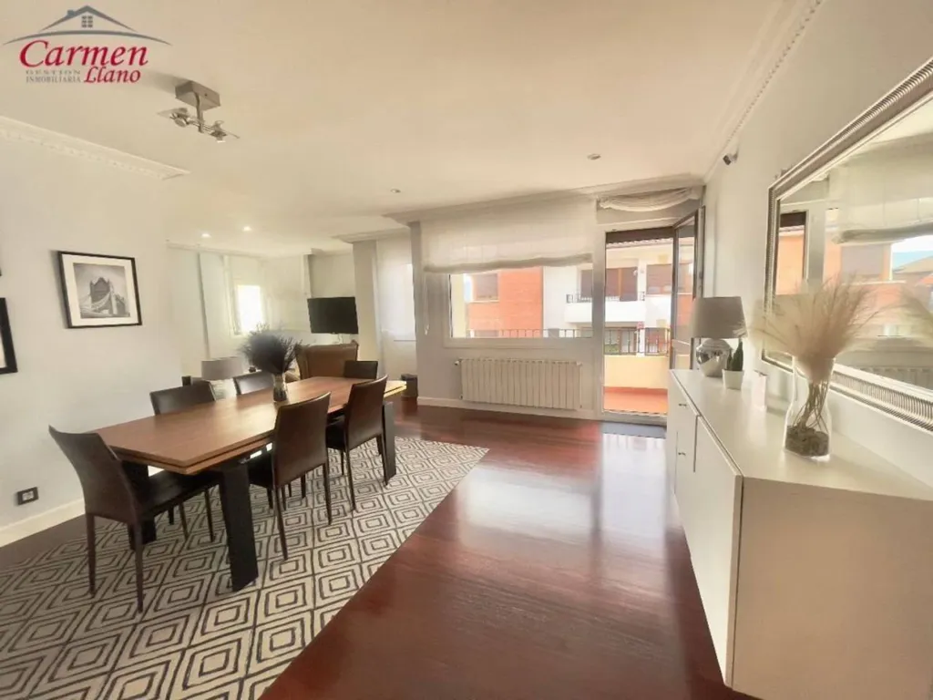Söögituba - Spacious Apartment with Terrace in Neguri