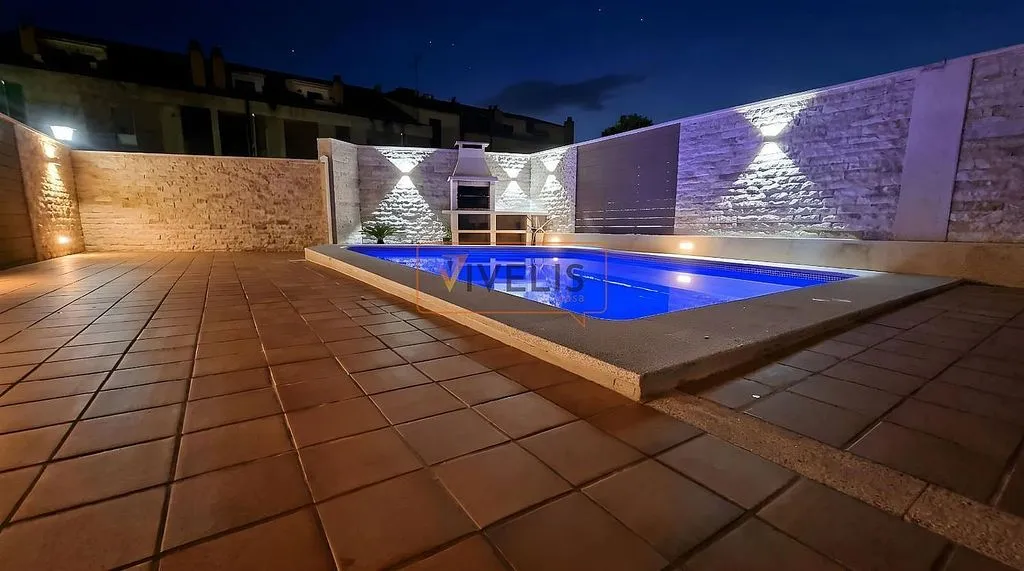 Bassein - Semi-detached House with Pool in Tui