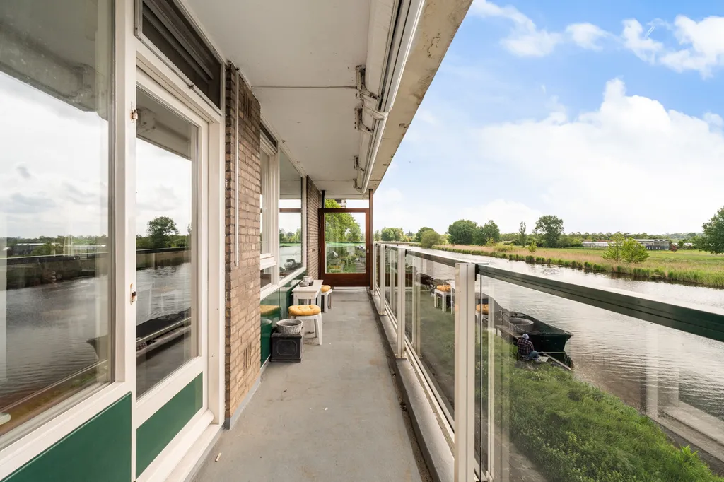 Rõdu - 3-Bedroom Apartment with Water View in Maassluis