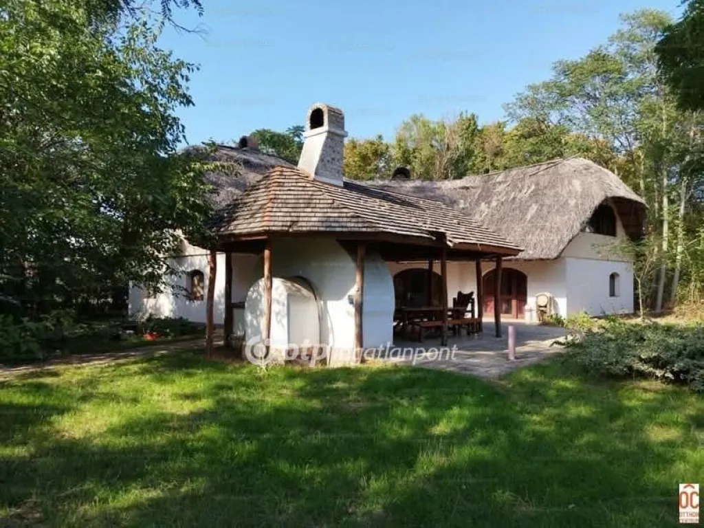 Extérieur - Unique House with Private Lakefront in Délegyháza