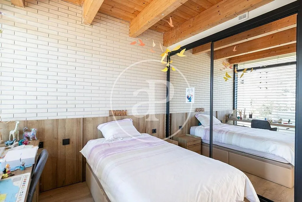 Chambres - Contemporary Villa with Pool in Begues
