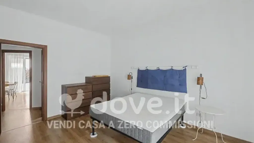 Chambres - Rearranged Flat with Terrace in Varese