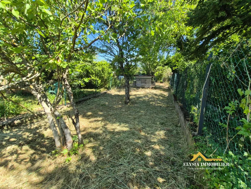 Jardin - Maison à Conforter avec Jardin à Pagny-sur-Moselle
