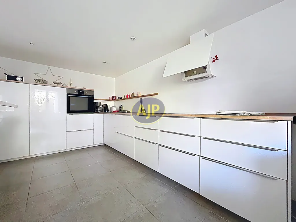 Cucina - Renovated 3-Bed Flat with Garden in Bordeaux